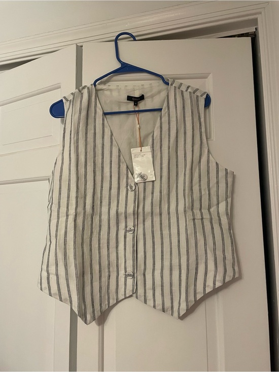 Quince Tops - Quince Striped V-Neck Linen Top in White and Navy